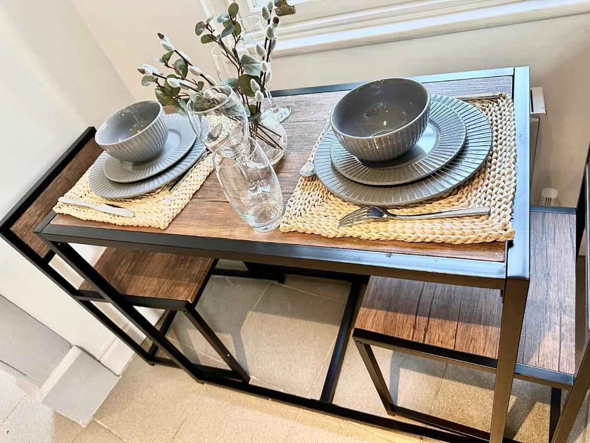 Cosy One Bedroom Apartment トローブリッジ エクステリア 写真
