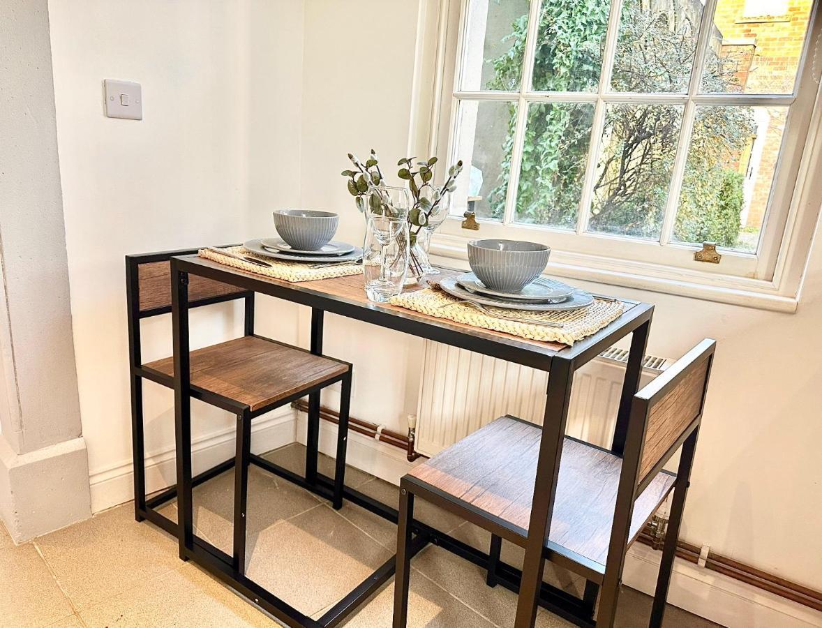 Cosy One Bedroom Apartment トローブリッジ エクステリア 写真